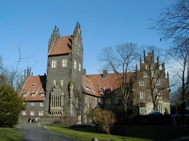 Schloss Heessen | Privatschule und Internat seit 1957, Germany